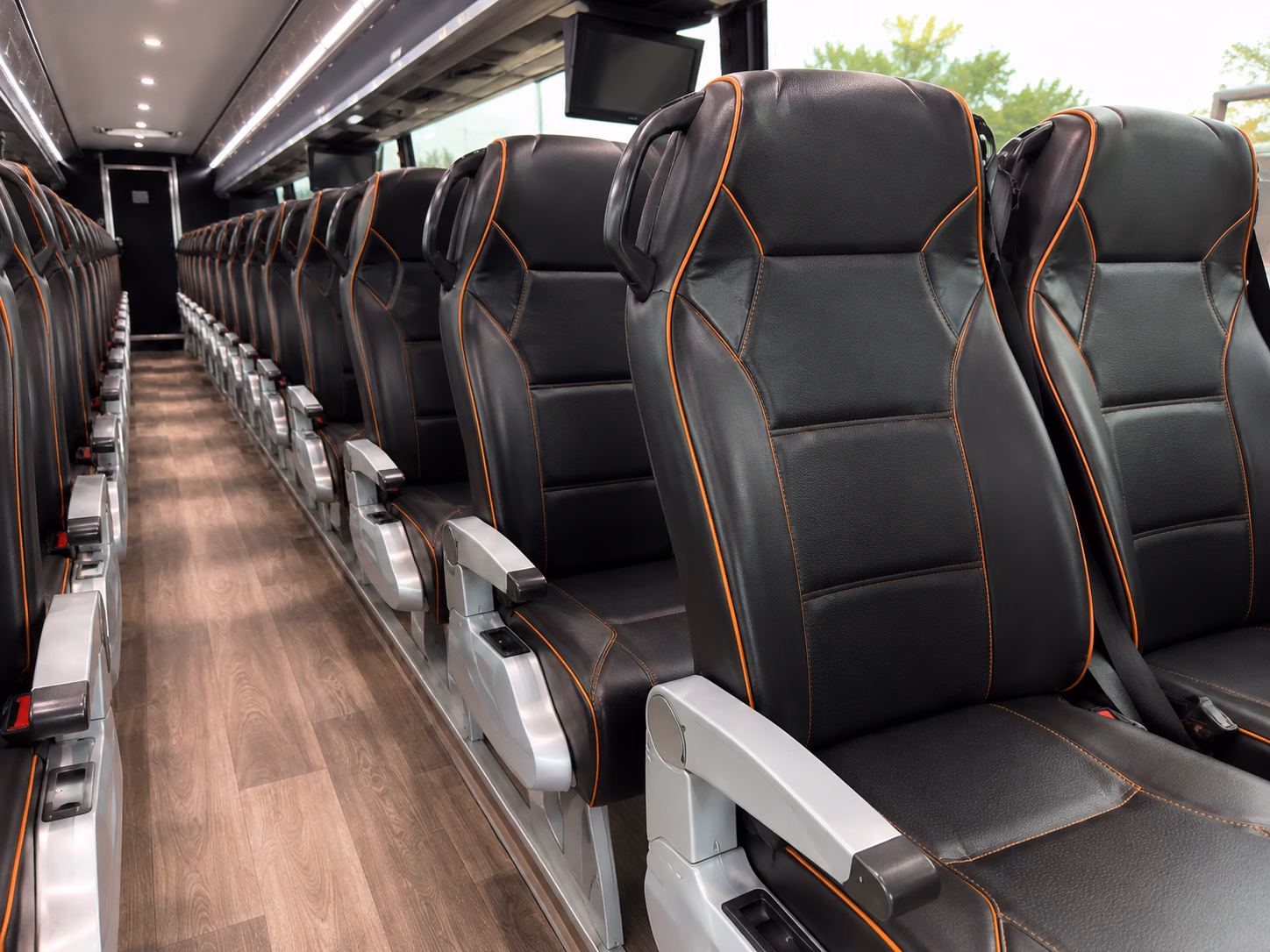 bus rentals for grapevine wine tasting rooms and grapefest