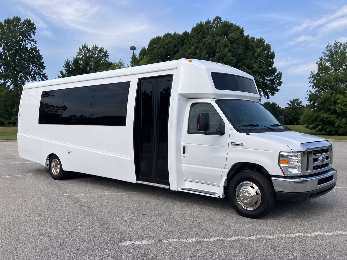 richardson 18 passenger party bus