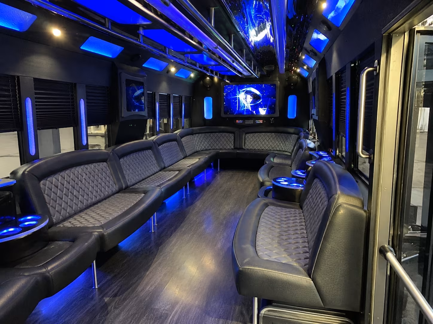 richardson 28 passenger party bus interior